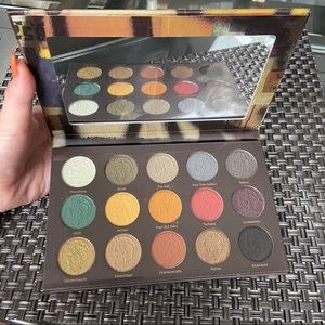 NOMAD berlin underground eyeshadow palette